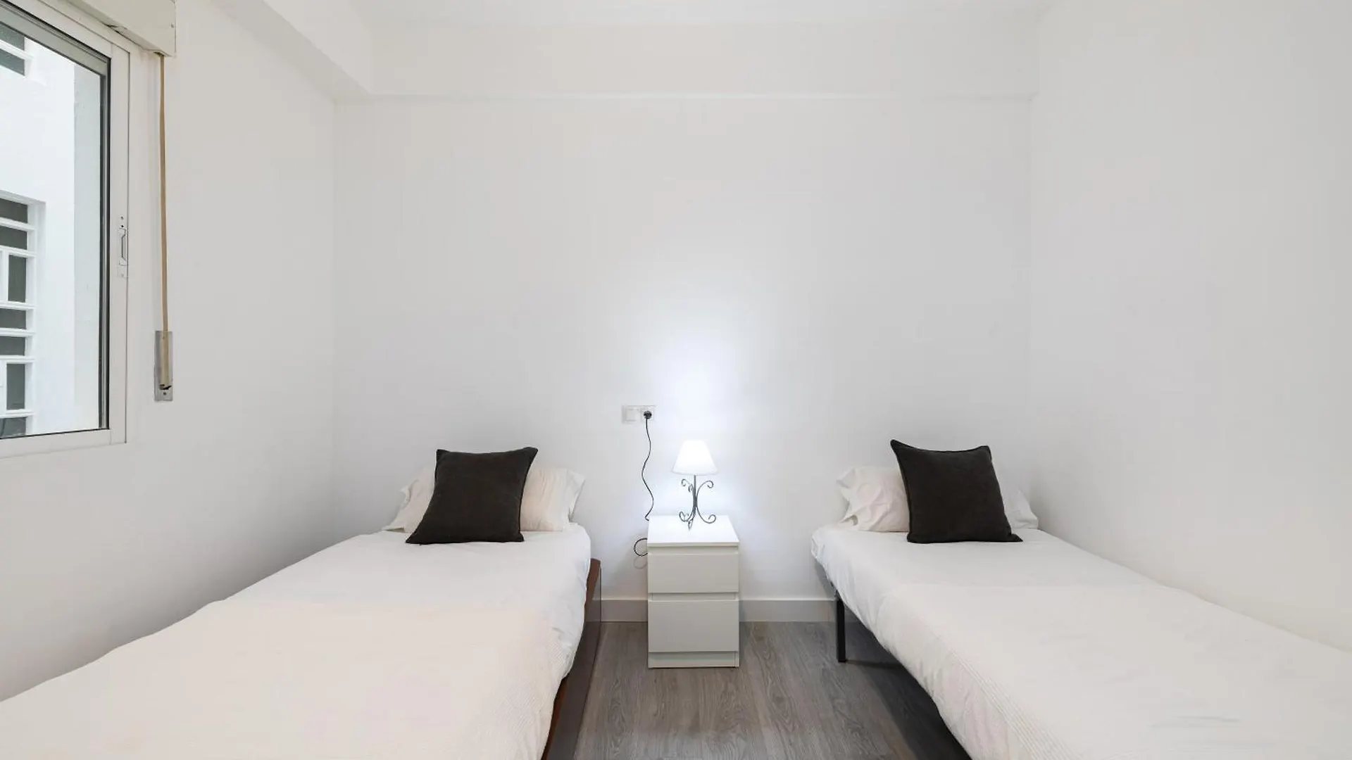 Apartment H2M Marmoles 3 Dormitorios & 2 Banos Con Balcon Malaga