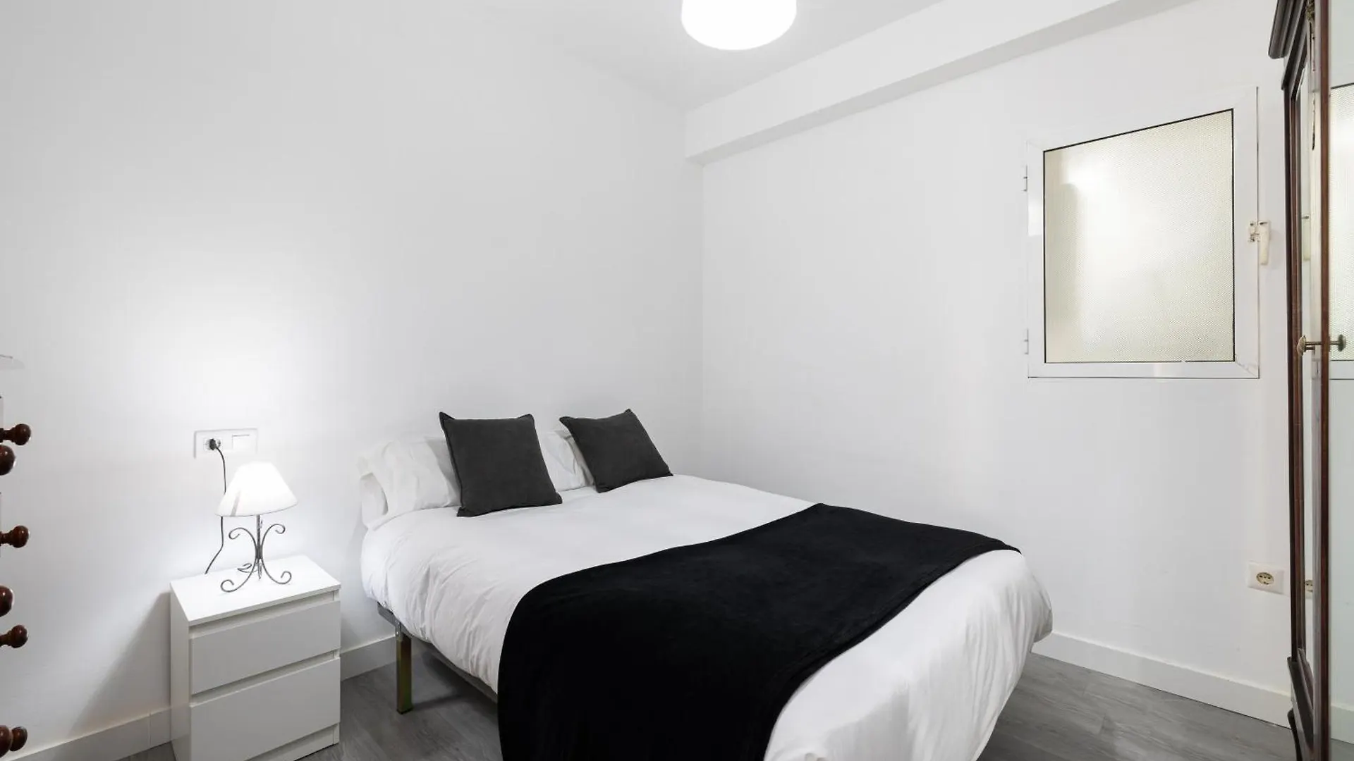 Apartment H2M Marmoles 3 Dormitorios & 2 Banos Con Balcon Malaga Spain
