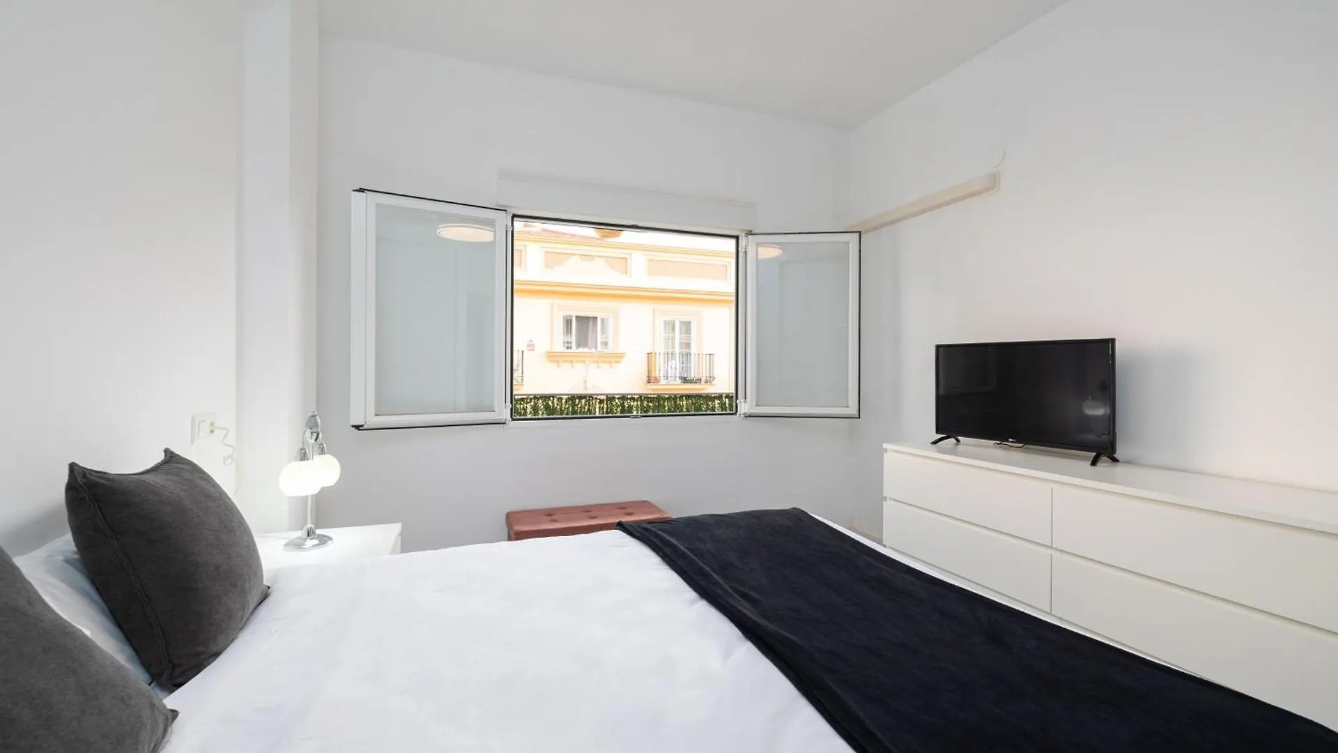 Apartment H2M Marmoles 3 Dormitorios & 2 Banos Con Balcon Malaga