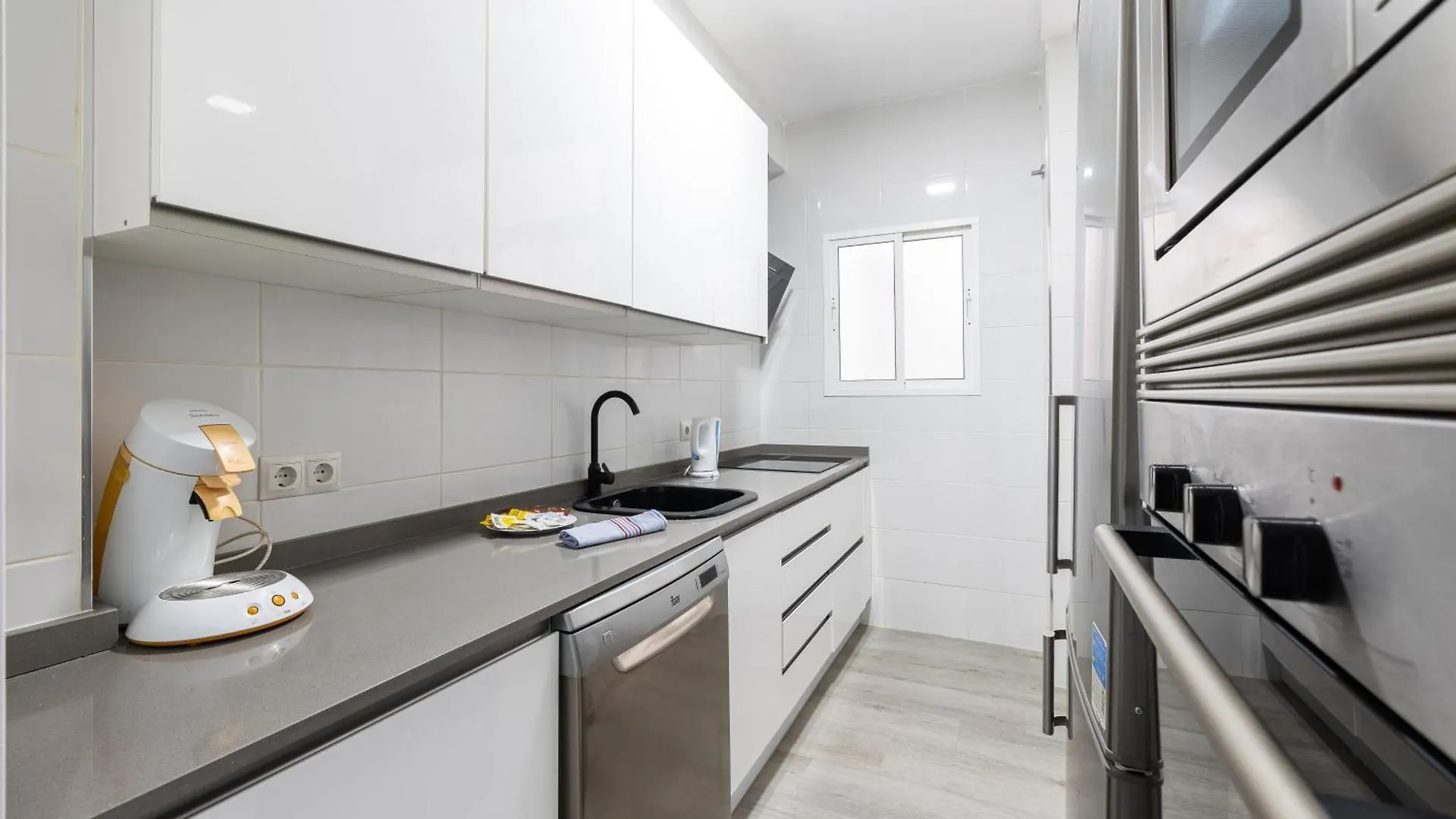 H2M Marmoles 3 Dormitorios & 2 Banos Con Balcon Málaga Appartement